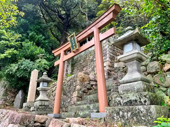 金崎宮の末社・摂社