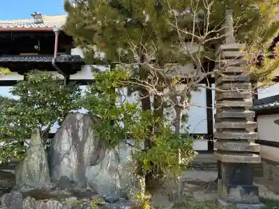 光明院（光明禅院）の{uncategorized: "未分類", other: "その他", undefined: "問題あり", building: "その他建物", grave: "お墓", sacred_gate: "鳥居", guardian: "狛犬", statue: "像", buddha: "仏像", history: "歴史", nature: "自然", garden: "庭園", animal: "動物", pagoda: "塔", temizu: "手水舎", mountain_gate: "山門・神門", sanctuary: "本殿・本堂", subordinate: "末社・摂社", art: "芸術", scenery: "景色", jizo: "地蔵", ema: "絵馬", goshuin: "御朱印", omikuji: "おみくじ", items: "授与品その他", amulet: "お守り", goshuincho: "御朱印帳", eats: "食事", festival: "お祭り", votive_dance: "神楽", shichigosan: "七五三参", wedding: "結婚式", experience: "体験その他", initially: "初詣", around: "周辺", anti_infection: "感染症対策"}