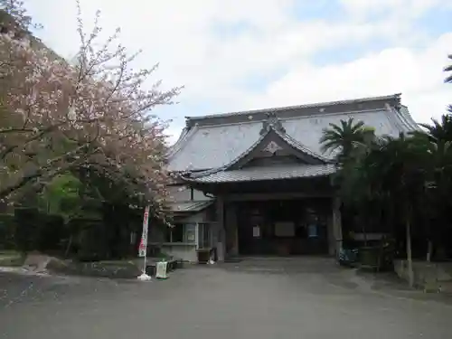 那古寺の本殿・本堂