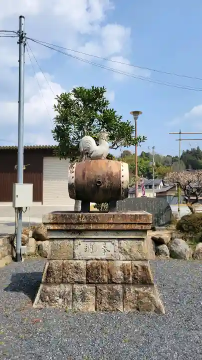 新宮神社の{uncategorized: "未分類", other: "その他", undefined: "問題あり", building: "その他建物", grave: "お墓", sacred_gate: "鳥居", guardian: "狛犬", statue: "像", buddha: "仏像", history: "歴史", nature: "自然", garden: "庭園", animal: "動物", pagoda: "塔", temizu: "手水舎", mountain_gate: "山門・神門", sanctuary: "本殿・本堂", subordinate: "末社・摂社", art: "芸術", scenery: "景色", jizo: "地蔵", ema: "絵馬", goshuin: "御朱印", omikuji: "おみくじ", items: "授与品その他", amulet: "お守り", goshuincho: "御朱印帳", eats: "食事", festival: "お祭り", votive_dance: "神楽", shichigosan: "七五三参", wedding: "結婚式", experience: "体験その他", initially: "初詣", around: "周辺", anti_infection: "感染症対策"}
