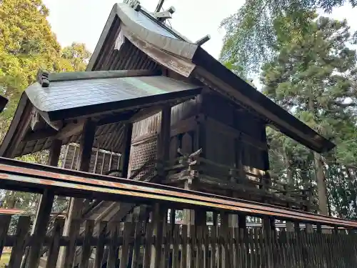 能義神社の{uncategorized: "未分類", other: "その他", undefined: "問題あり", building: "その他建物", grave: "お墓", sacred_gate: "鳥居", guardian: "狛犬", statue: "像", buddha: "仏像", history: "歴史", nature: "自然", garden: "庭園", animal: "動物", pagoda: "塔", temizu: "手水舎", mountain_gate: "山門・神門", sanctuary: "本殿・本堂", subordinate: "末社・摂社", art: "芸術", scenery: "景色", jizo: "地蔵", ema: "絵馬", goshuin: "御朱印", omikuji: "おみくじ", items: "授与品その他", amulet: "お守り", goshuincho: "御朱印帳", eats: "食事", festival: "お祭り", votive_dance: "神楽", shichigosan: "七五三参", wedding: "結婚式", experience: "体験その他", initially: "初詣", around: "周辺", anti_infection: "感染症対策"}