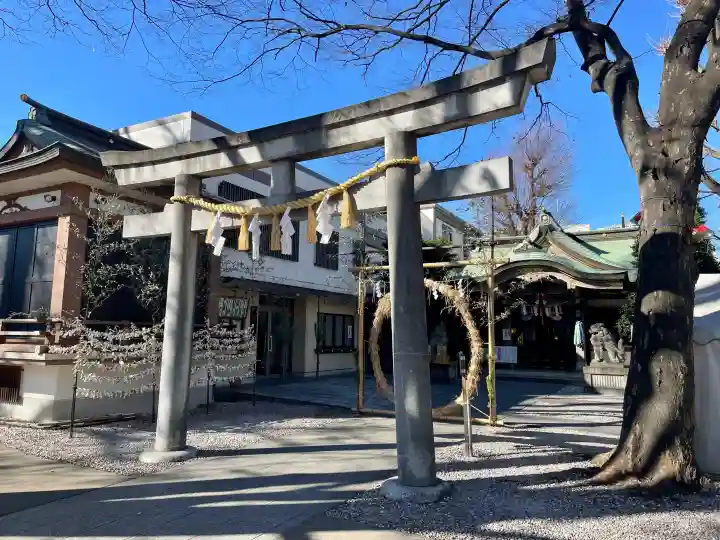 大鳥神社の{uncategorized: "未分類", other: "その他", undefined: "問題あり", building: "その他建物", grave: "お墓", sacred_gate: "鳥居", guardian: "狛犬", statue: "像", buddha: "仏像", history: "歴史", nature: "自然", garden: "庭園", animal: "動物", pagoda: "塔", temizu: "手水舎", mountain_gate: "山門・神門", sanctuary: "本殿・本堂", subordinate: "末社・摂社", art: "芸術", scenery: "景色", jizo: "地蔵", ema: "絵馬", goshuin: "御朱印", omikuji: "おみくじ", items: "授与品その他", amulet: "お守り", goshuincho: "御朱印帳", eats: "食事", festival: "お祭り", votive_dance: "神楽", shichigosan: "七五三参", wedding: "結婚式", experience: "体験その他", initially: "初詣", around: "周辺", anti_infection: "感染症対策"}