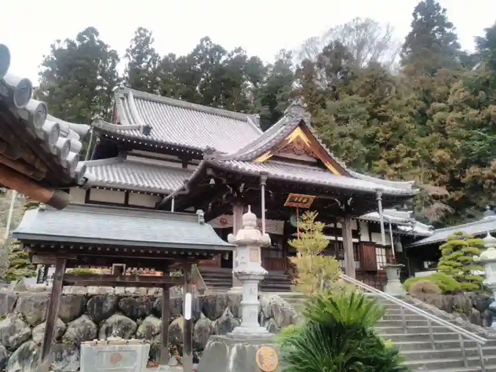 円実寺の本殿・本堂