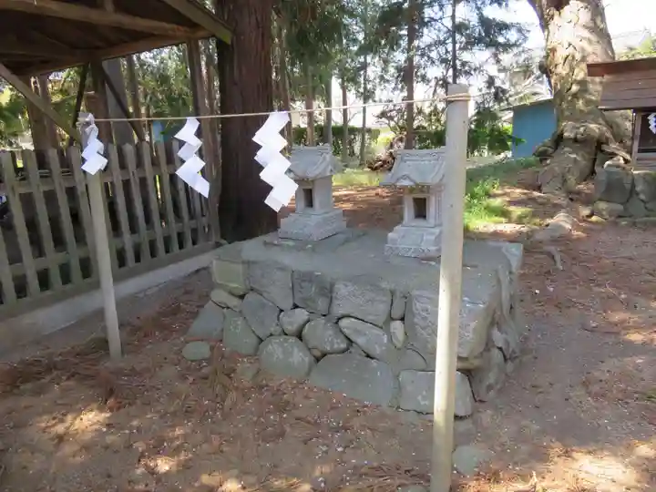 両之木八幡宮の末社・摂社