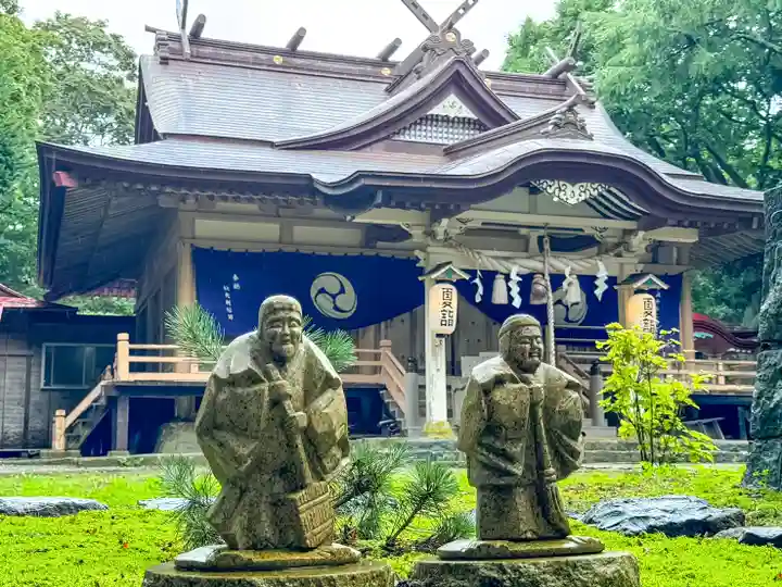 尻岸内八幡神社の像