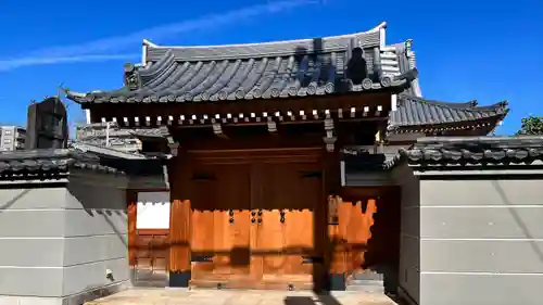 西安寺の山門