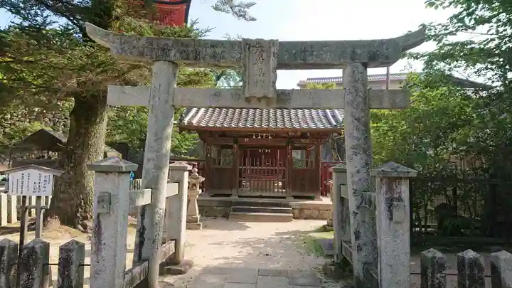 荒胡子神社の鳥居