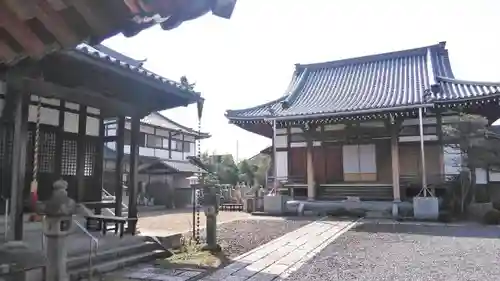 長円寺の本殿