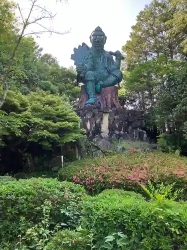 古井の天狗山の像