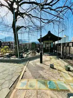 少林寺の{uncategorized: "未分類", other: "その他", undefined: "問題あり", building: "その他建物", grave: "お墓", sacred_gate: "鳥居", guardian: "狛犬", statue: "像", buddha: "仏像", history: "歴史", nature: "自然", garden: "庭園", animal: "動物", pagoda: "塔", temizu: "手水舎", mountain_gate: "山門・神門", sanctuary: "本殿・本堂", subordinate: "末社・摂社", art: "芸術", scenery: "景色", jizo: "地蔵", ema: "絵馬", goshuin: "御朱印", omikuji: "おみくじ", items: "授与品その他", amulet: "お守り", goshuincho: "御朱印帳", eats: "食事", festival: "お祭り", votive_dance: "神楽", shichigosan: "七五三参", wedding: "結婚式", experience: "体験その他", initially: "初詣", around: "周辺", anti_infection: "感染症対策"}