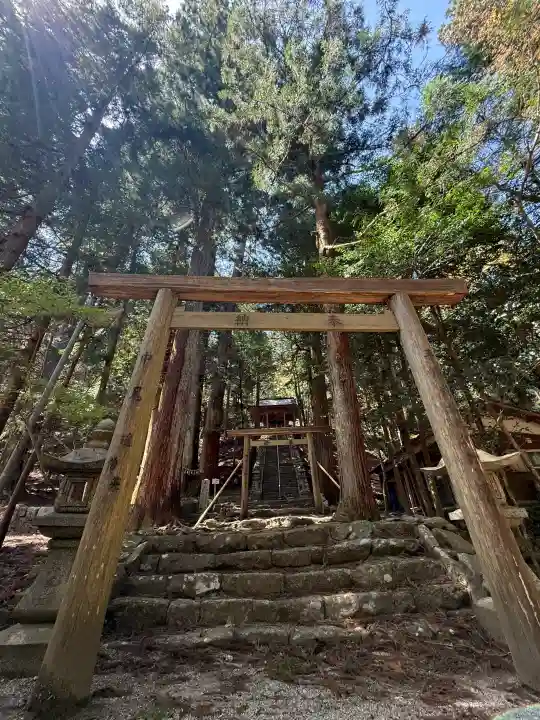 蘭宇氣白神社の{uncategorized: "未分類", other: "その他", undefined: "問題あり", building: "その他建物", grave: "お墓", sacred_gate: "鳥居", guardian: "狛犬", statue: "像", buddha: "仏像", history: "歴史", nature: "自然", garden: "庭園", animal: "動物", pagoda: "塔", temizu: "手水舎", mountain_gate: "山門・神門", sanctuary: "本殿・本堂", subordinate: "末社・摂社", art: "芸術", scenery: "景色", jizo: "地蔵", ema: "絵馬", goshuin: "御朱印", omikuji: "おみくじ", items: "授与品その他", amulet: "お守り", goshuincho: "御朱印帳", eats: "食事", festival: "お祭り", votive_dance: "神楽", shichigosan: "七五三参", wedding: "結婚式", experience: "体験その他", initially: "初詣", around: "周辺", anti_infection: "感染症対策"}