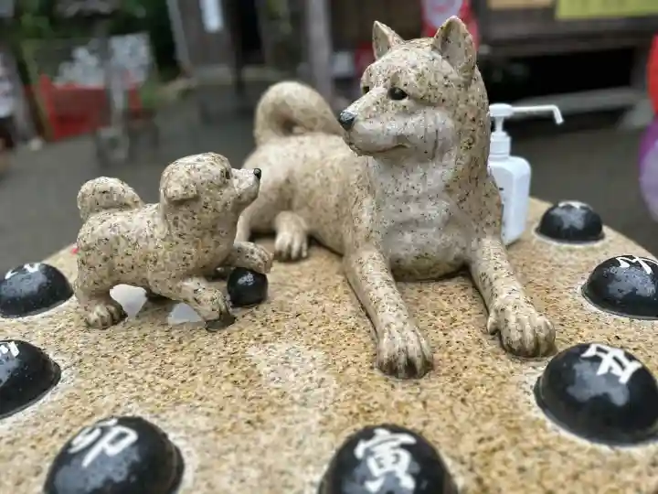 早馬神社の像