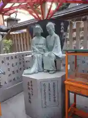 露天神社（お初天神）の像