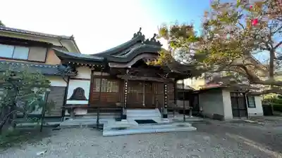 仲正院の本殿・本堂