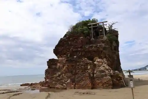 稲佐の浜　弁天島(島根県)