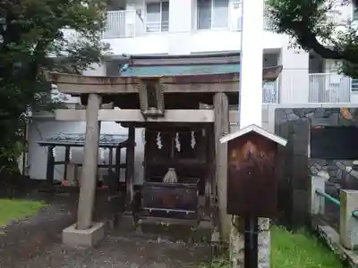 東神奈川熊野神社の末社・摂社
