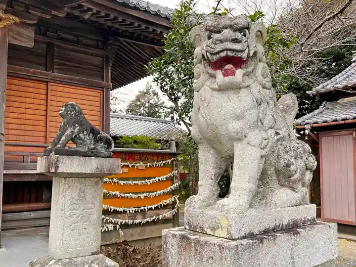 二宮神社の狛犬