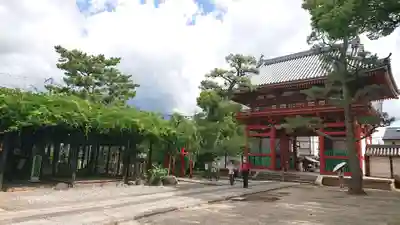 葛井寺の山門・神門