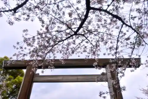 伊勢山皇大神宮の鳥居