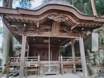 國津神社の{uncategorized: "未分類", other: "その他", undefined: "問題あり", building: "その他建物", grave: "お墓", sacred_gate: "鳥居", guardian: "狛犬", statue: "像", buddha: "仏像", history: "歴史", nature: "自然", garden: "庭園", animal: "動物", pagoda: "塔", temizu: "手水舎", mountain_gate: "山門・神門", sanctuary: "本殿・本堂", subordinate: "末社・摂社", art: "芸術", scenery: "景色", jizo: "地蔵", ema: "絵馬", goshuin: "御朱印", omikuji: "おみくじ", items: "授与品その他", amulet: "お守り", goshuincho: "御朱印帳", eats: "食事", festival: "お祭り", votive_dance: "神楽", shichigosan: "七五三参", wedding: "結婚式", experience: "体験その他", initially: "初詣", around: "周辺", anti_infection: "感染症対策"}