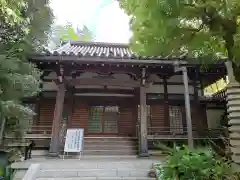 諦聴寺の本殿