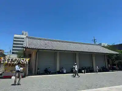 松尾大社西七条御旅所の{uncategorized: "未分類", other: "その他", undefined: "問題あり", building: "その他建物", grave: "お墓", sacred_gate: "鳥居", guardian: "狛犬", statue: "像", buddha: "仏像", history: "歴史", nature: "自然", garden: "庭園", animal: "動物", pagoda: "塔", temizu: "手水舎", mountain_gate: "山門・神門", sanctuary: "本殿・本堂", subordinate: "末社・摂社", art: "芸術", scenery: "景色", jizo: "地蔵", ema: "絵馬", goshuin: "御朱印", omikuji: "おみくじ", items: "授与品その他", amulet: "お守り", goshuincho: "御朱印帳", eats: "食事", festival: "お祭り", votive_dance: "神楽", shichigosan: "七五三参", wedding: "結婚式", experience: "体験その他", initially: "初詣", around: "周辺", anti_infection: "感染症対策"}