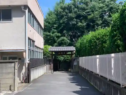 英信寺の山門・神門