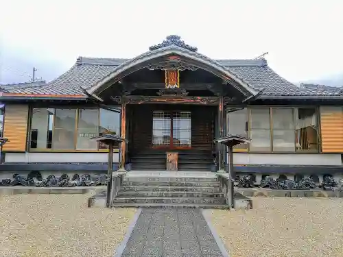 鶴代寺の本殿・本堂