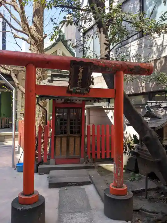 銀杏岡八幡神社の末社・摂社