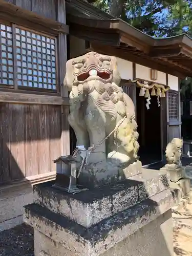 四所神社の狛犬