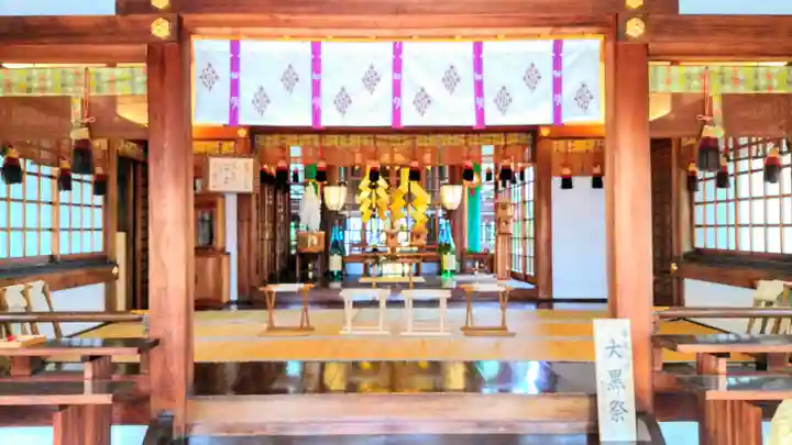 三輪神社の本殿・本堂