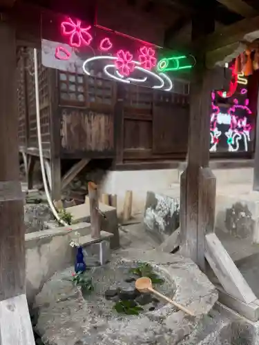 中司孫太郎稲荷神社の{uncategorized: "未分類", other: "その他", undefined: "問題あり", building: "その他建物", grave: "お墓", sacred_gate: "鳥居", guardian: "狛犬", statue: "像", buddha: "仏像", history: "歴史", nature: "自然", garden: "庭園", animal: "動物", pagoda: "塔", temizu: "手水舎", mountain_gate: "山門・神門", sanctuary: "本殿・本堂", subordinate: "末社・摂社", art: "芸術", scenery: "景色", jizo: "地蔵", ema: "絵馬", goshuin: "御朱印", omikuji: "おみくじ", items: "授与品その他", amulet: "お守り", goshuincho: "御朱印帳", eats: "食事", festival: "お祭り", votive_dance: "神楽", shichigosan: "七五三参", wedding: "結婚式", experience: "体験その他", initially: "初詣", around: "周辺", anti_infection: "感染症対策"}