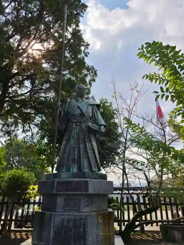 光雲神社の像