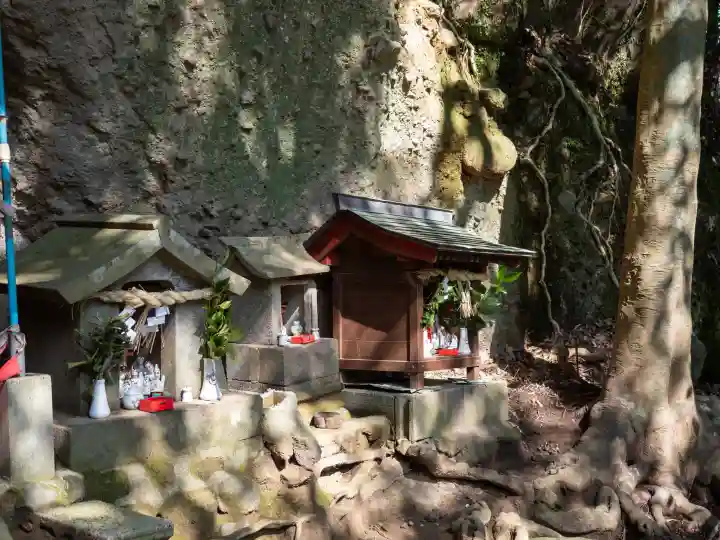 祐徳稲荷神社の{uncategorized: "未分類", other: "その他", undefined: "問題あり", building: "その他建物", grave: "お墓", sacred_gate: "鳥居", guardian: "狛犬", statue: "像", buddha: "仏像", history: "歴史", nature: "自然", garden: "庭園", animal: "動物", pagoda: "塔", temizu: "手水舎", mountain_gate: "山門・神門", sanctuary: "本殿・本堂", subordinate: "末社・摂社", art: "芸術", scenery: "景色", jizo: "地蔵", ema: "絵馬", goshuin: "御朱印", omikuji: "おみくじ", items: "授与品その他", amulet: "お守り", goshuincho: "御朱印帳", eats: "食事", festival: "お祭り", votive_dance: "神楽", shichigosan: "七五三参", wedding: "結婚式", experience: "体験その他", initially: "初詣", around: "周辺", anti_infection: "感染症対策"}