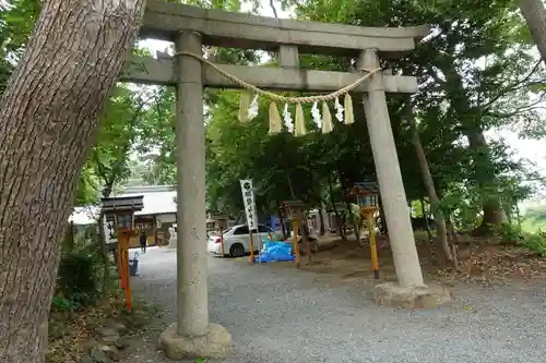 御殿山神社の鳥居