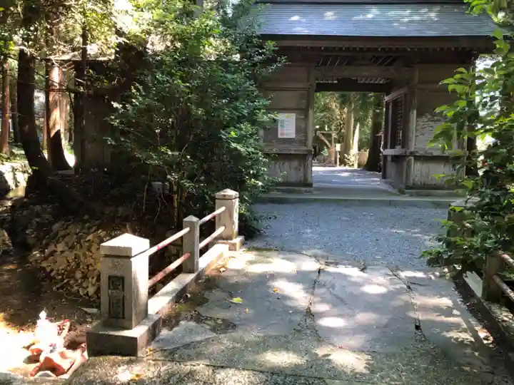 庭田神社の山門・神門