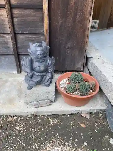 神館神社の像