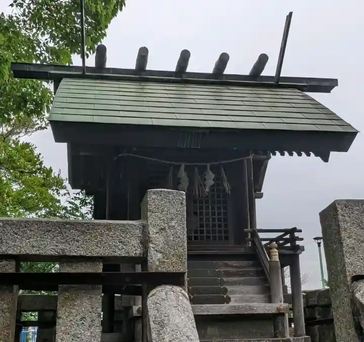 神明社(金柳町)の{uncategorized: "未分類", other: "その他", undefined: "問題あり", building: "その他建物", grave: "お墓", sacred_gate: "鳥居", guardian: "狛犬", statue: "像", buddha: "仏像", history: "歴史", nature: "自然", garden: "庭園", animal: "動物", pagoda: "塔", temizu: "手水舎", mountain_gate: "山門・神門", sanctuary: "本殿・本堂", subordinate: "末社・摂社", art: "芸術", scenery: "景色", jizo: "地蔵", ema: "絵馬", goshuin: "御朱印", omikuji: "おみくじ", items: "授与品その他", amulet: "お守り", goshuincho: "御朱印帳", eats: "食事", festival: "お祭り", votive_dance: "神楽", shichigosan: "七五三参", wedding: "結婚式", experience: "体験その他", initially: "初詣", around: "周辺", anti_infection: "感染症対策"}