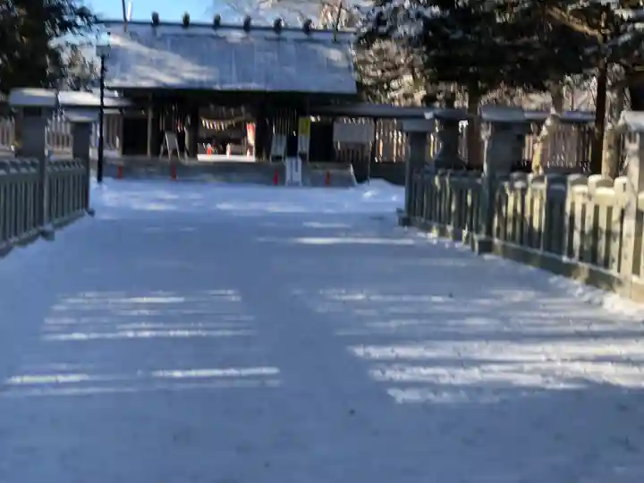 千歳神社の山門・神門