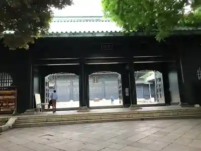 湯島聖堂の山門・神門