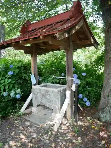 茂左衛門地蔵尊 奥之院の手水舎