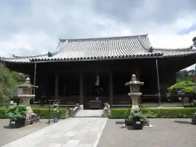 道成寺の本殿・本堂
