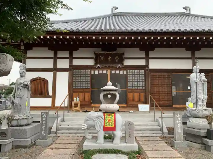 全東院の本殿・本堂