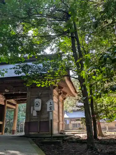 若狭彦神社（上社）の{uncategorized: "未分類", other: "その他", undefined: "問題あり", building: "その他建物", grave: "お墓", sacred_gate: "鳥居", guardian: "狛犬", statue: "像", buddha: "仏像", history: "歴史", nature: "自然", garden: "庭園", animal: "動物", pagoda: "塔", temizu: "手水舎", mountain_gate: "山門・神門", sanctuary: "本殿・本堂", subordinate: "末社・摂社", art: "芸術", scenery: "景色", jizo: "地蔵", ema: "絵馬", goshuin: "御朱印", omikuji: "おみくじ", items: "授与品その他", amulet: "お守り", goshuincho: "御朱印帳", eats: "食事", festival: "お祭り", votive_dance: "神楽", shichigosan: "七五三参", wedding: "結婚式", experience: "体験その他", initially: "初詣", around: "周辺", anti_infection: "感染症対策"}