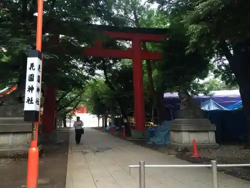 花園神社の鳥居