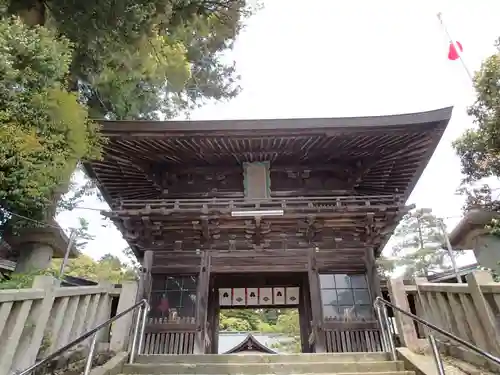 菅生石部神社の山門・神門