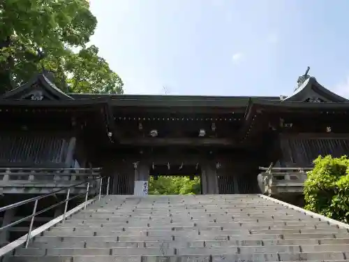 高見神社の山門