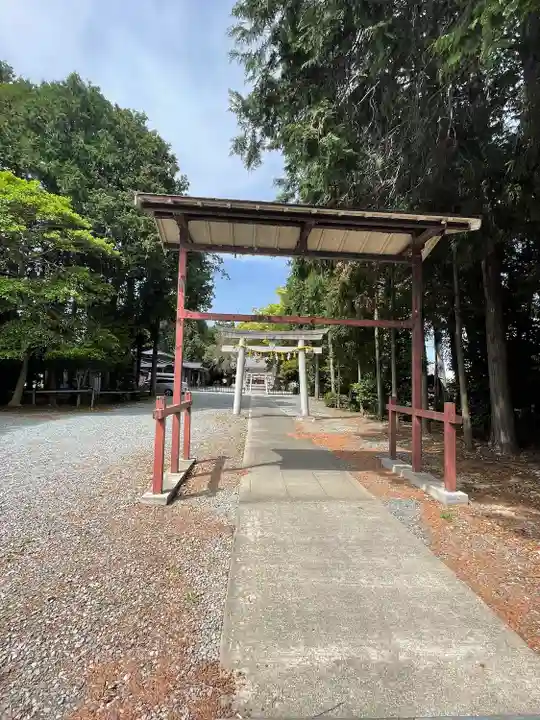諏訪神社の鳥居