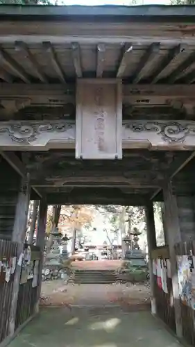 都々古別神社(馬場)の山門