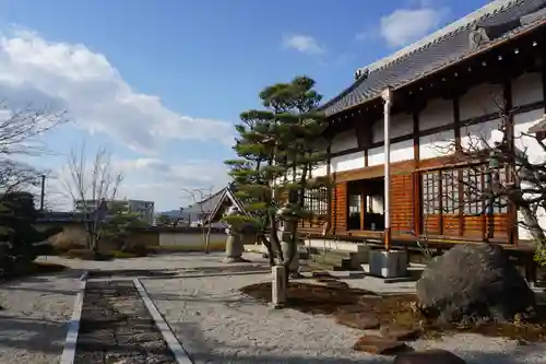 龍済寺の本殿・本堂